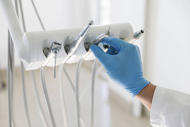Professional Emergency Dentist technician working in Fulton County County, GA